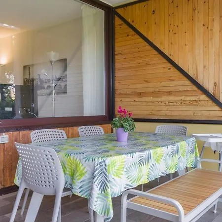 Tennis / Pool / Barbecue * Μπαρντολίνο