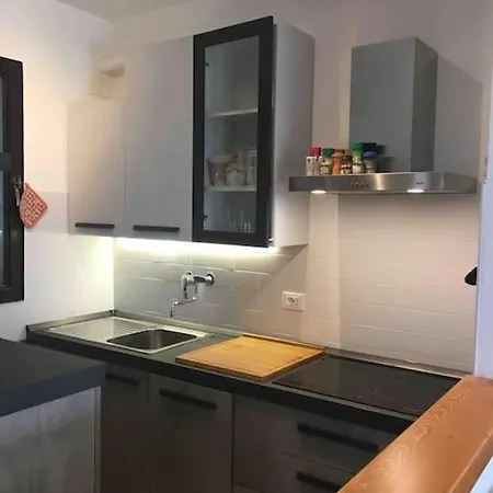 Tennis / Pool / Barbecue בית נופש