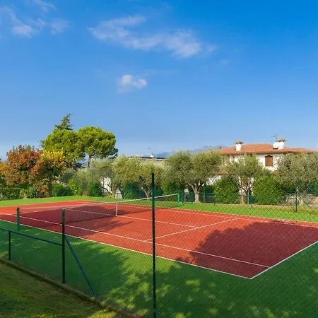 Tennis / Pool / Barbecue Ferienhaus