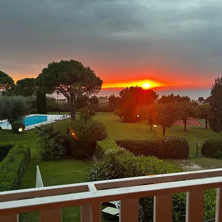 Tennis / Pool / Barbecue *