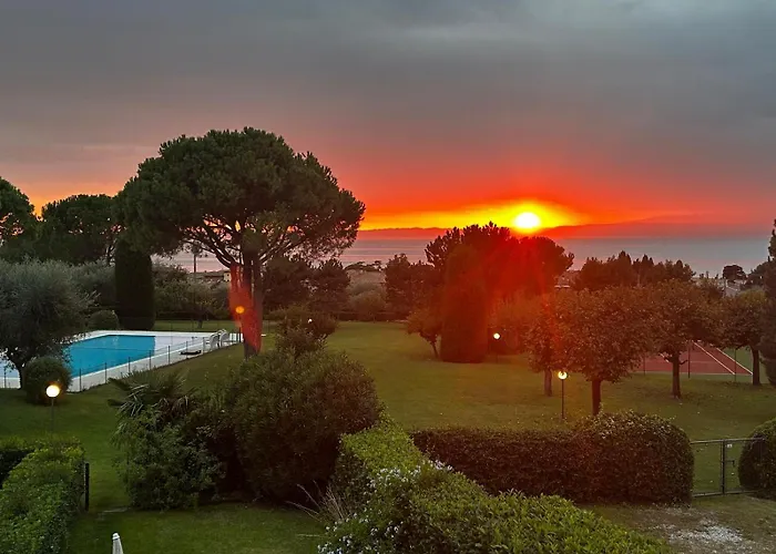 Tennis / Pool / Barbecue *